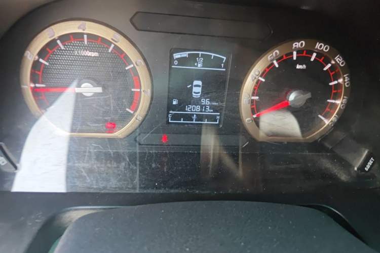 Used FORTHING Lingzhi 2018 M5L 1.6L 7-Seater Luxury Model Odometer Close Up