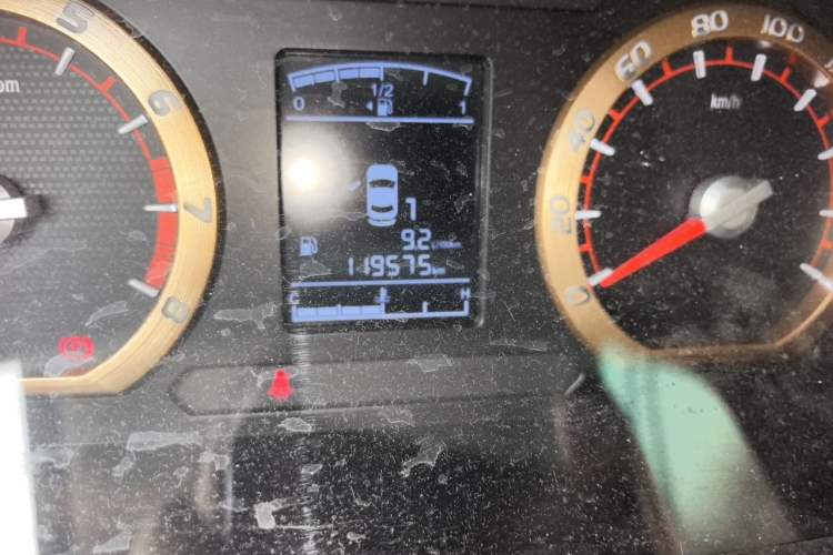 Used FORTHING Lingzhi 2018 M5L 2.0L 7-Seater Comfort Model Odometer Close Up