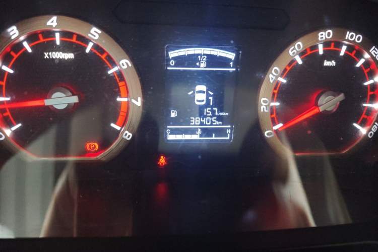 Used FORTHING Lingzhi 2018 M5 1.6L 7-Seater Luxury Model Odometer Close Up