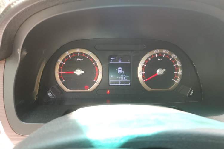 Used FORTHING Lingzhi 2018 M5L 1.6L 7-Seater Comfort Model Odometer Close Up