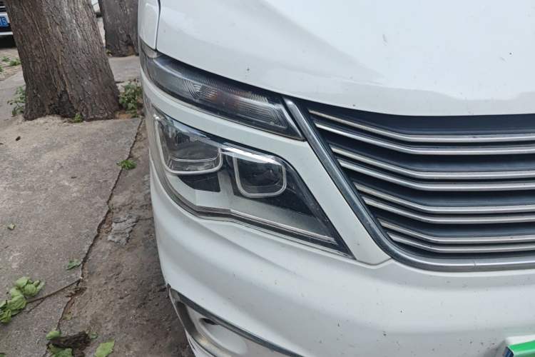 Used FORTHING Lingzhi 2018 M5L 1.6L 7-Seater Luxury Model Right Front Headlight
