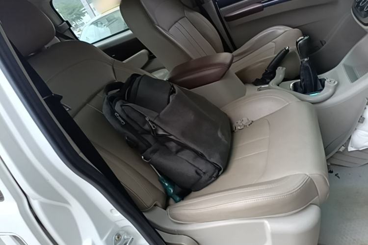 Used FORTHING Lingzhi 2018 M5L 1.6L 7-Seater Luxury Model Right Front Seat