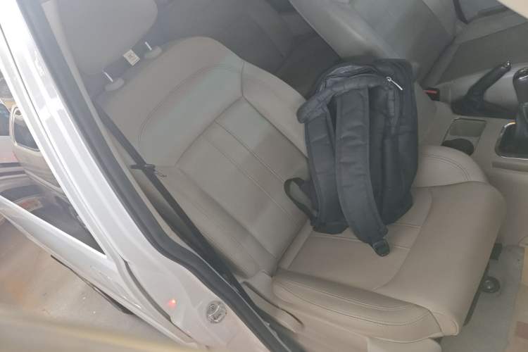 Used FORTHING Lingzhi 2018 M5L 1.6L 7-Seater Luxury Model Right Front Seat