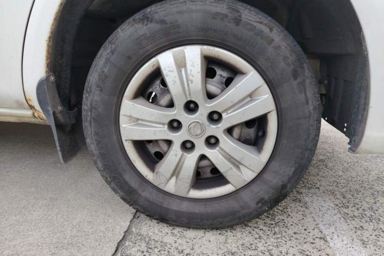 Used FORTHING Lingzhi 2018 M5 1.6L 7-Seater Comfort Model Right Front Wheel Hub