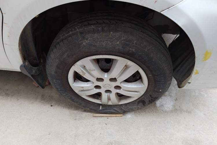 Used FORTHING Lingzhi 2018 M3 1.6L 7-Seater Comfort Model Right Front Wheel Hub