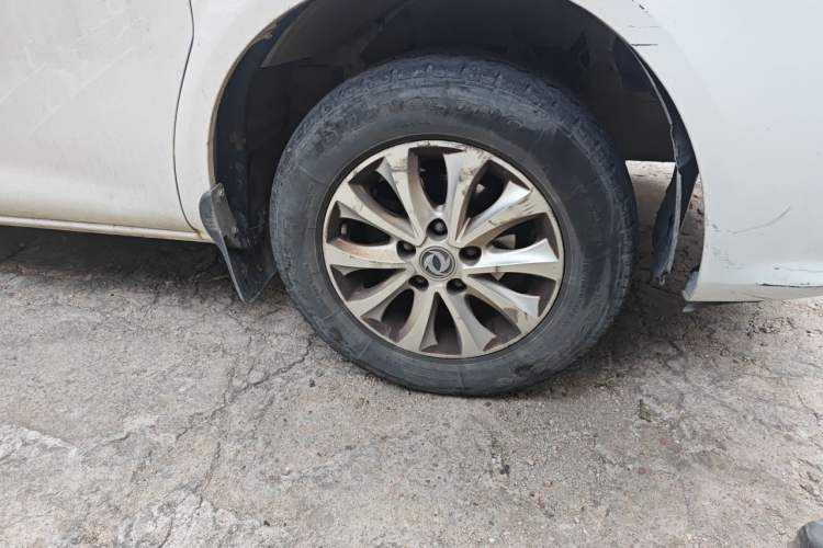 Used FORTHING Lingzhi 2018 M5L 1.6L 7-Seater Luxury Model Right Front Wheel Hub