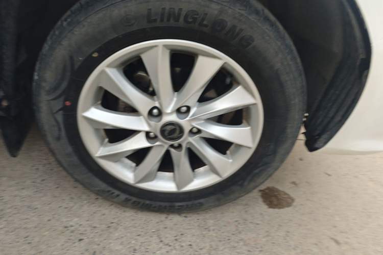 Used FORTHING Lingzhi 2018 M5 1.6L 7-Seater Luxury Model Right Front Wheel Hub