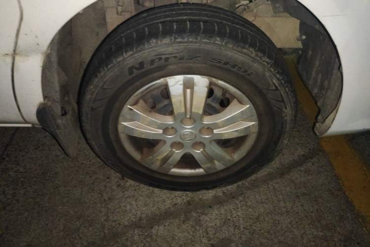 Used FORTHING Lingzhi 2018 M5L 1.6L 7-Seater Comfort Model Right Front Wheel Hub