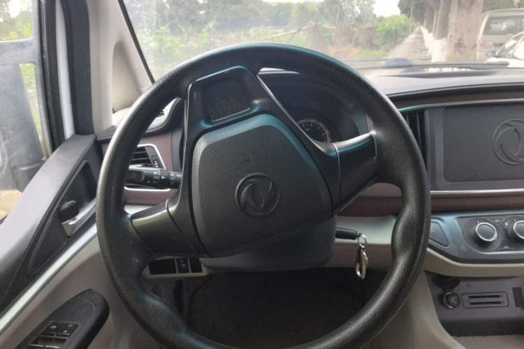 Used FORTHING Lingzhi 2018 M5L 2.0L 7-Seater Comfort Model Steering Wheel