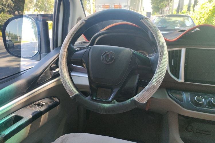 Used FORTHING Lingzhi 2018 M5L 1.6L 9-Seater Comfort Model Steering Wheel