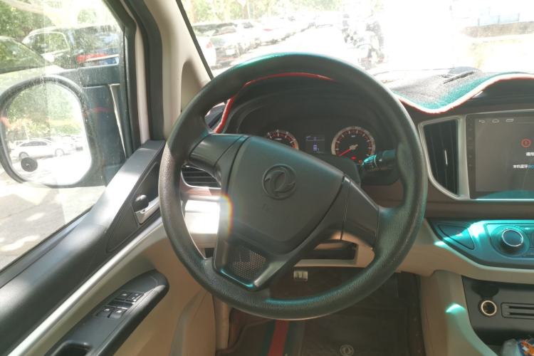 Used FORTHING Lingzhi 2018 M5L 1.6L 7-Seater Comfort Model Steering Wheel