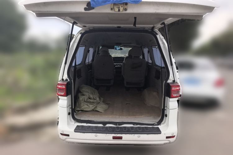 Used FORTHING Lingzhi 2018 M5L 2.0L 7-Seater Comfort Model Trunk