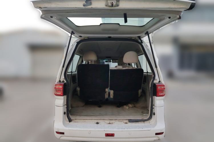 Used FORTHING Lingzhi 2018 M5 1.6L 7-Seater Comfort Model Trunk