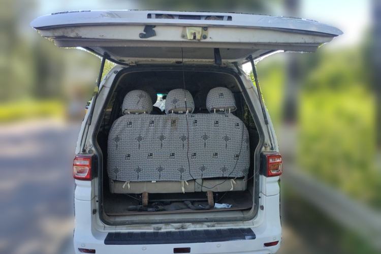 Used FORTHING Lingzhi 2018 M5L 1.6L 9-Seater Comfort Model Trunk