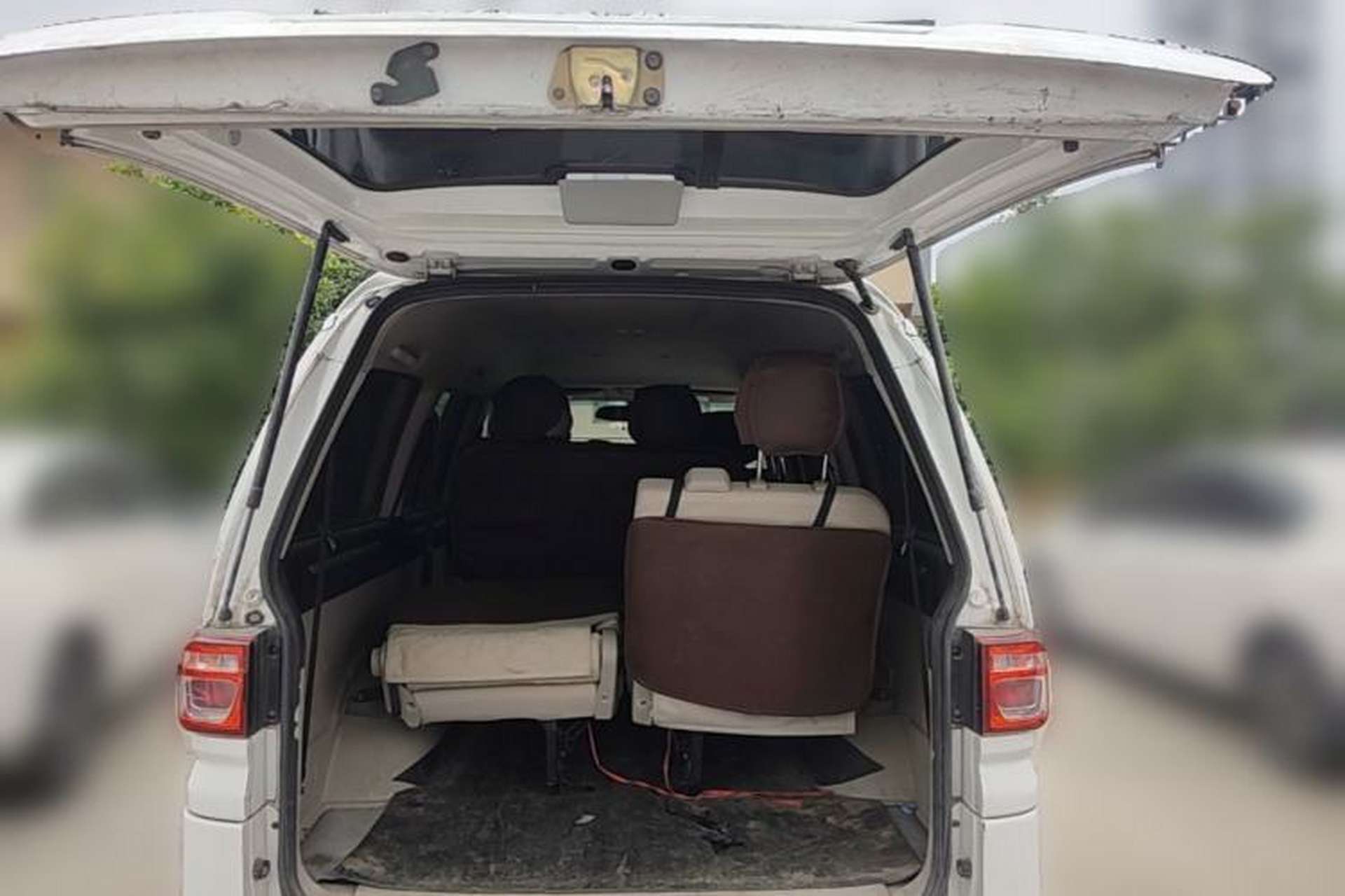 Used FORTHING Lingzhi 2018 M5L 1.6L 7-Seater Comfort Model Trunk