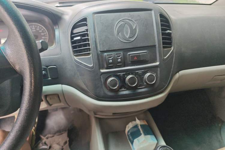 Used FORTHING Lingzhi 2018 M3 1.5L 5-Seat Base Model Audio And AC Panel