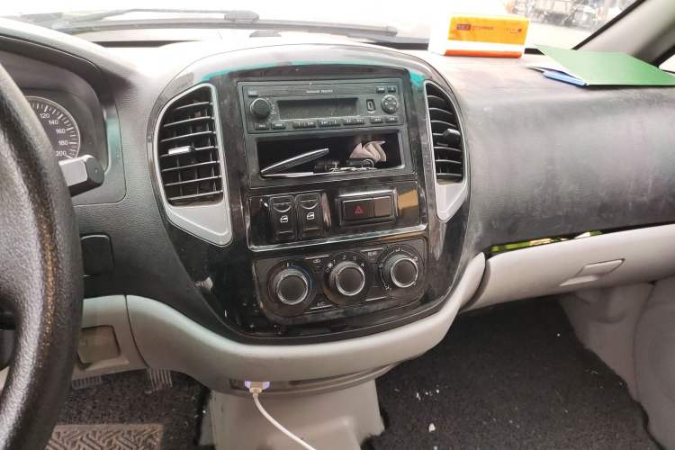 Used FORTHING Lingzhi 2018 M3 1.6L 7-Seater Comfort Model Audio And AC Panel