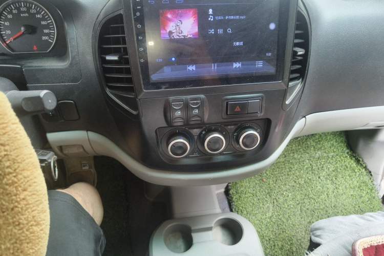 Used FORTHING Lingzhi 2018 M3L 1.6L 7-Seater Comfort Model Audio And AC Panel