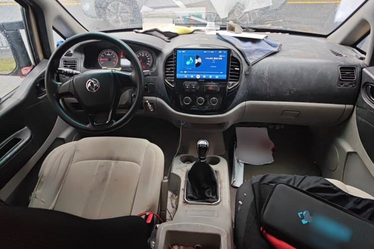 Used FORTHING Lingzhi 2018 M3 1.6L 7-Seater Comfort Model Center Console