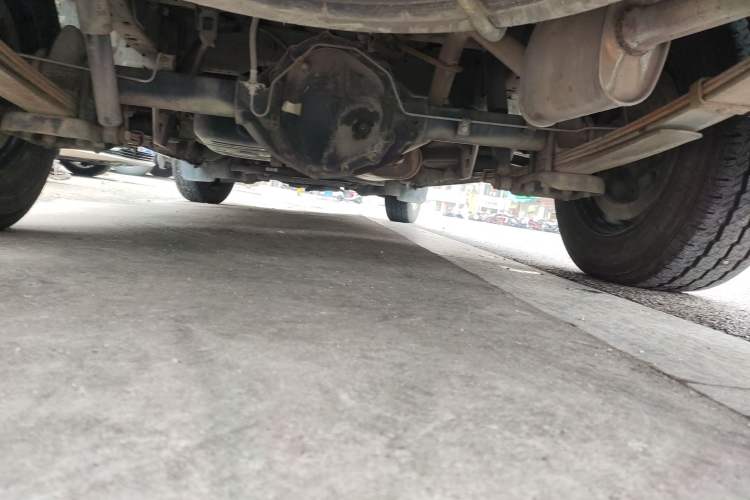 Used FORTHING Lingzhi 2018 M3 1.6L 7-Seater Comfort Model Chassis Rear