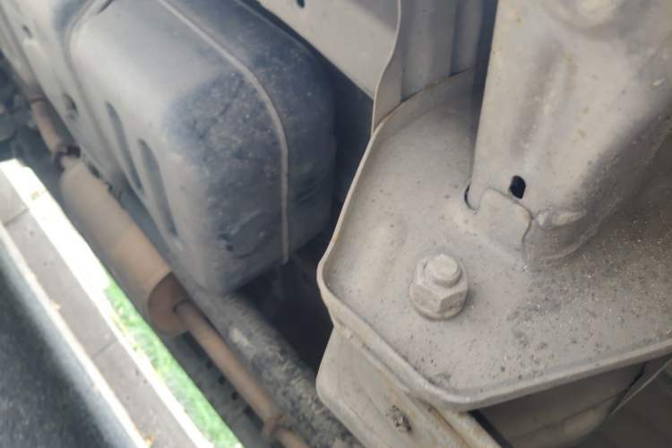 Used FORTHING Lingzhi 2018 M3 1.6L 7-Seater Comfort Model Chassis Rear Left