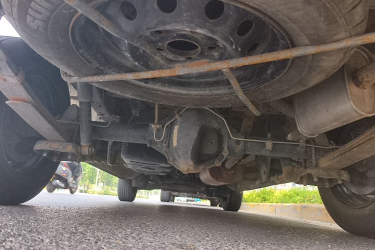 Used FORTHING Lingzhi 2018 M3 1.5L 5-Seat Base Model Chassis Rear