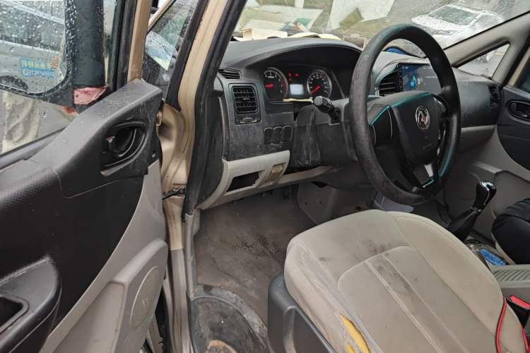 Used FORTHING Lingzhi 2018 M3 1.6L 7-Seater Comfort Model Driver Seat