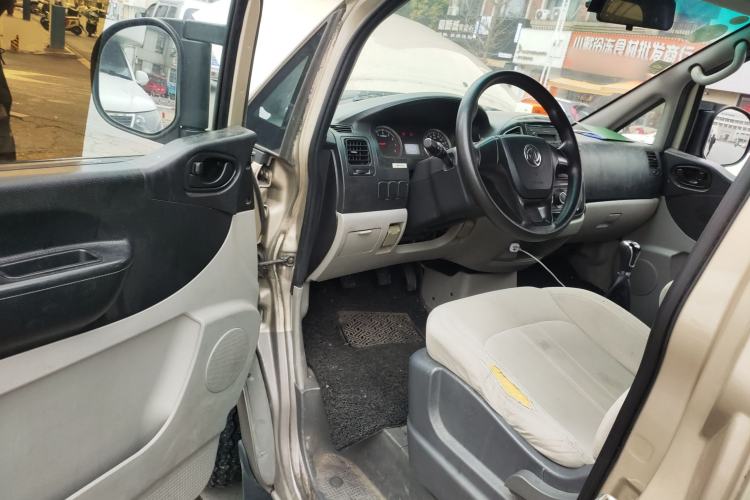 Used FORTHING Lingzhi 2018 M3 1.6L 7-Seater Comfort Model Driver Seat