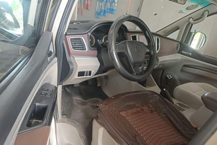 Used FORTHING Lingzhi 2018 M5L 1.6L 7-Seater Comfort Model Driver Seat