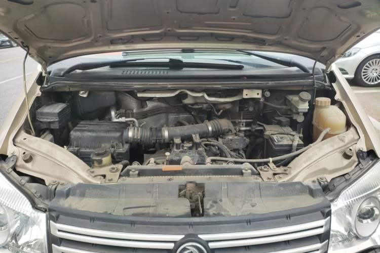 Used FORTHING Lingzhi 2018 M3 1.6L 7-Seater Comfort Model Engine Bay