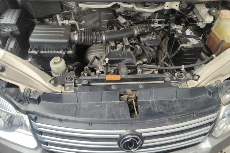 Used FORTHING Lingzhi 2018 M3L 1.6L 7-Seater Comfort Model Engine Bay