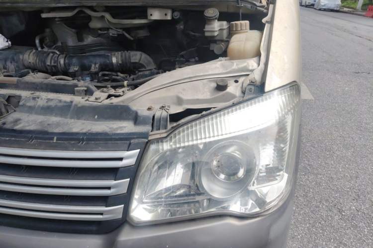 Used FORTHING Lingzhi 2018 M3 1.6L 7-Seater Comfort Model Engine Bay Left