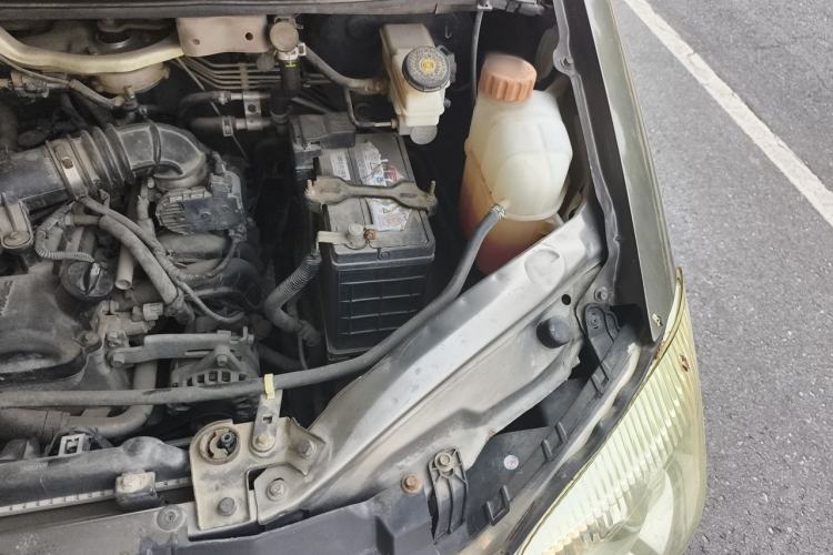 Used FORTHING Lingzhi 2018 M3 1.5L 5-Seat Base Model Engine Bay Left