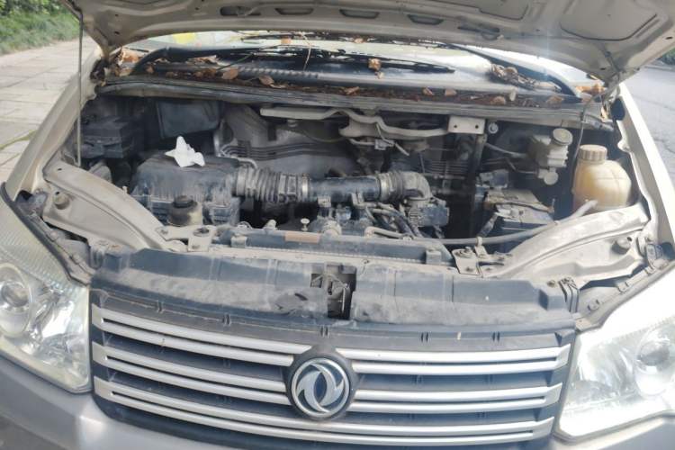Used FORTHING Lingzhi 2018 M3 1.6L 7-Seater Comfort Model Engine Bay