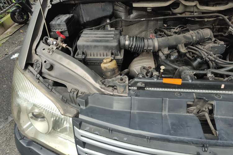 Used FORTHING Lingzhi 2018 M3 1.5L 7-Seater Standard Model Engine Bay Right