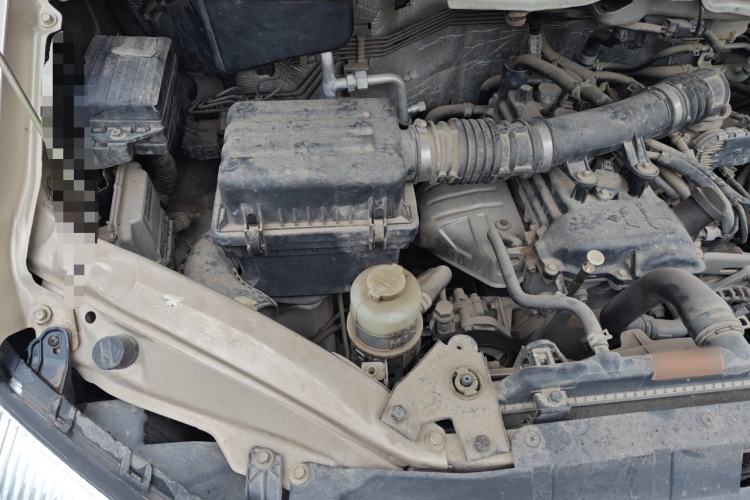 Used FORTHING Lingzhi 2018 M3L 1.6L 7-Seater Comfort Model Engine Bay Right
