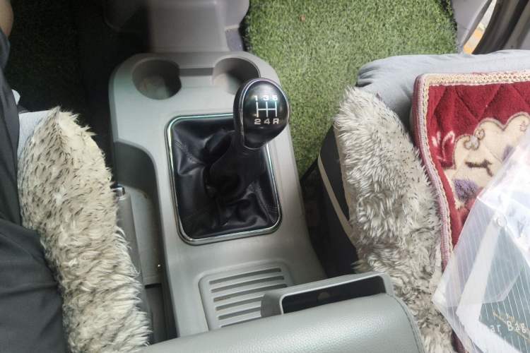 Used FORTHING Lingzhi 2018 M3L 1.6L 7-Seater Comfort Model Gear Lever