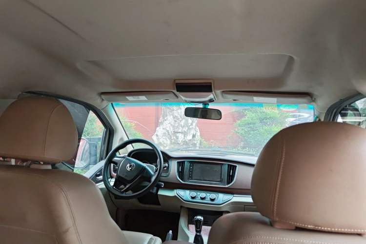 Used FORTHING Lingzhi 2018 M5L 1.6L 7-Seater Luxury Model Headliner