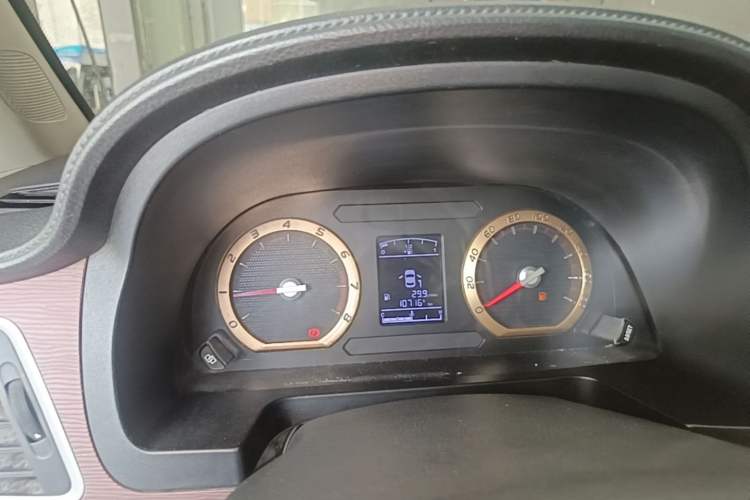 Used FORTHING Lingzhi 2018 M5L 1.6L 7-Seater Comfort Model Instrument Cluster