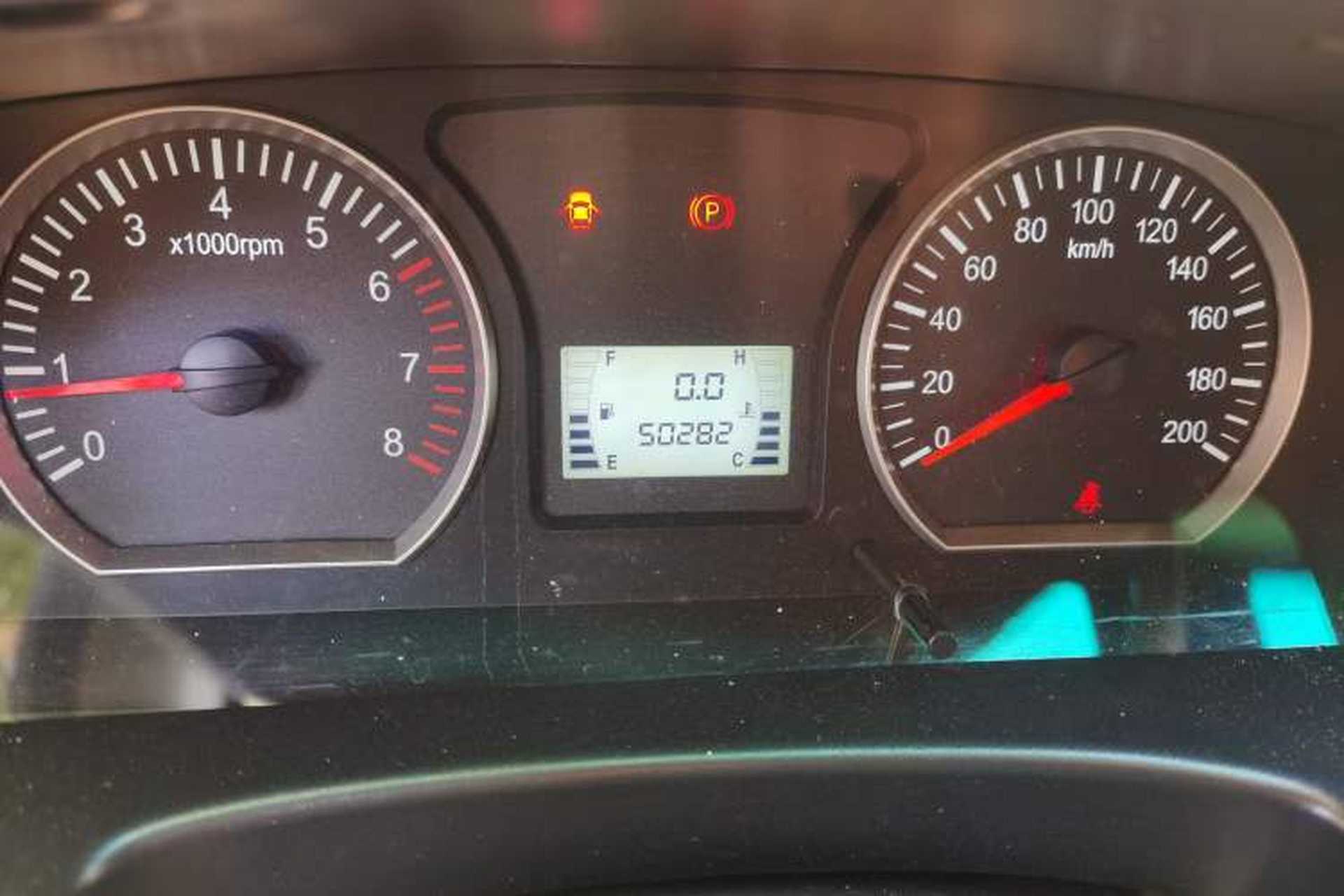 Used FORTHING Lingzhi 2018 M3L 1.6L 7-Seater Comfort Model Odometer Close Up
