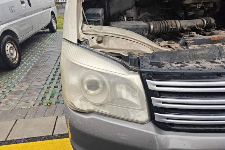 Used FORTHING Lingzhi 2018 M3 1.6L 7-Seater Comfort Model Right Front Headlight