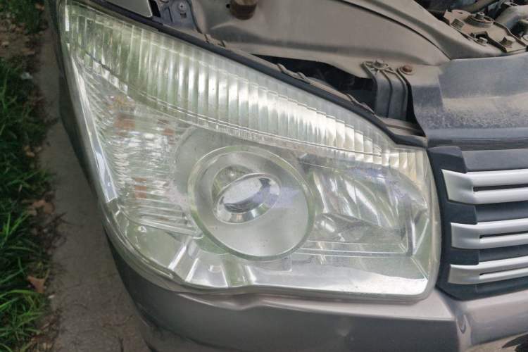Used FORTHING Lingzhi 2018 M3 1.5L 5-Seat Base Model Right Front Headlight
