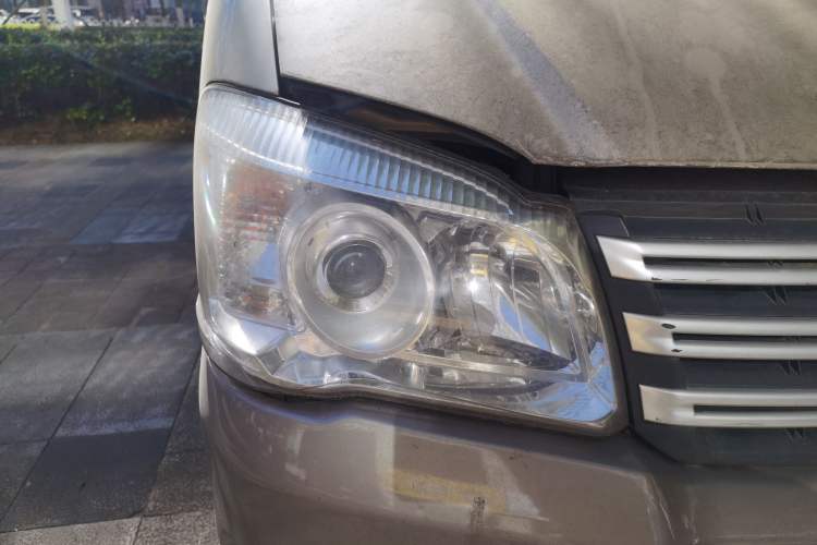 Used FORTHING Lingzhi 2018 M3L 1.6L 7-Seater Comfort Model Right Front Headlight
