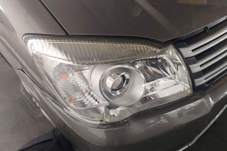 Used FORTHING Lingzhi 2018 M3 1.5L 5-Seat Base Model Right Front Headlight