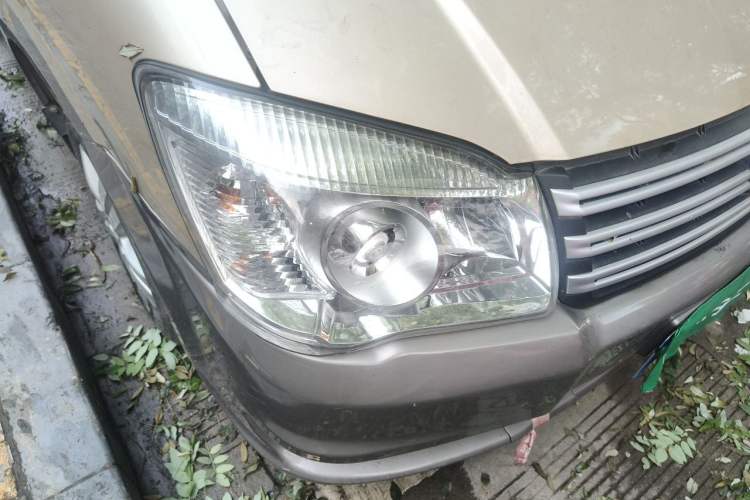 Used FORTHING Lingzhi 2018 M3L 1.6L 7-Seater Comfort Model Right Front Headlight