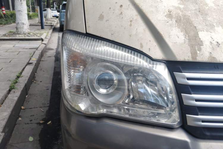 Used FORTHING Lingzhi 2018 M3 1.6L 7-Seater Comfort Model Right Front Headlight