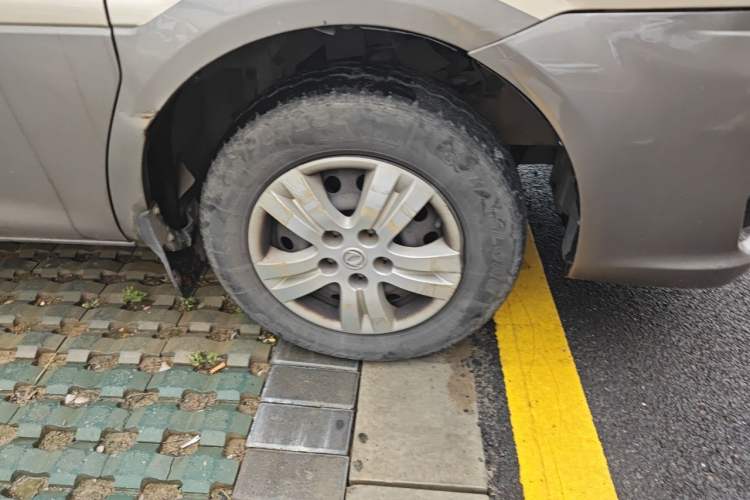 Used FORTHING Lingzhi 2018 M3 1.6L 7-Seater Comfort Model Right Front Wheel Hub