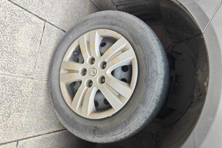 Used FORTHING Lingzhi 2018 M3 1.5L 5-Seat Base Model Right Front Wheel Hub