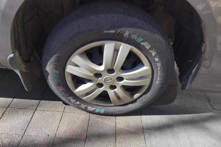 Used FORTHING Lingzhi 2018 M3L 1.6L 7-Seater Comfort Model Right Front Wheel Hub