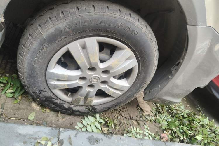 Used FORTHING Lingzhi 2018 M3L 1.6L 7-Seater Comfort Model Right Front Wheel Hub